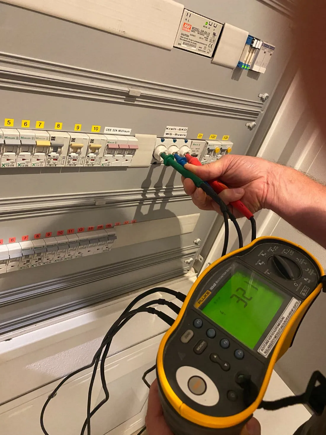 Messung an der Verteilung mit Installationstester