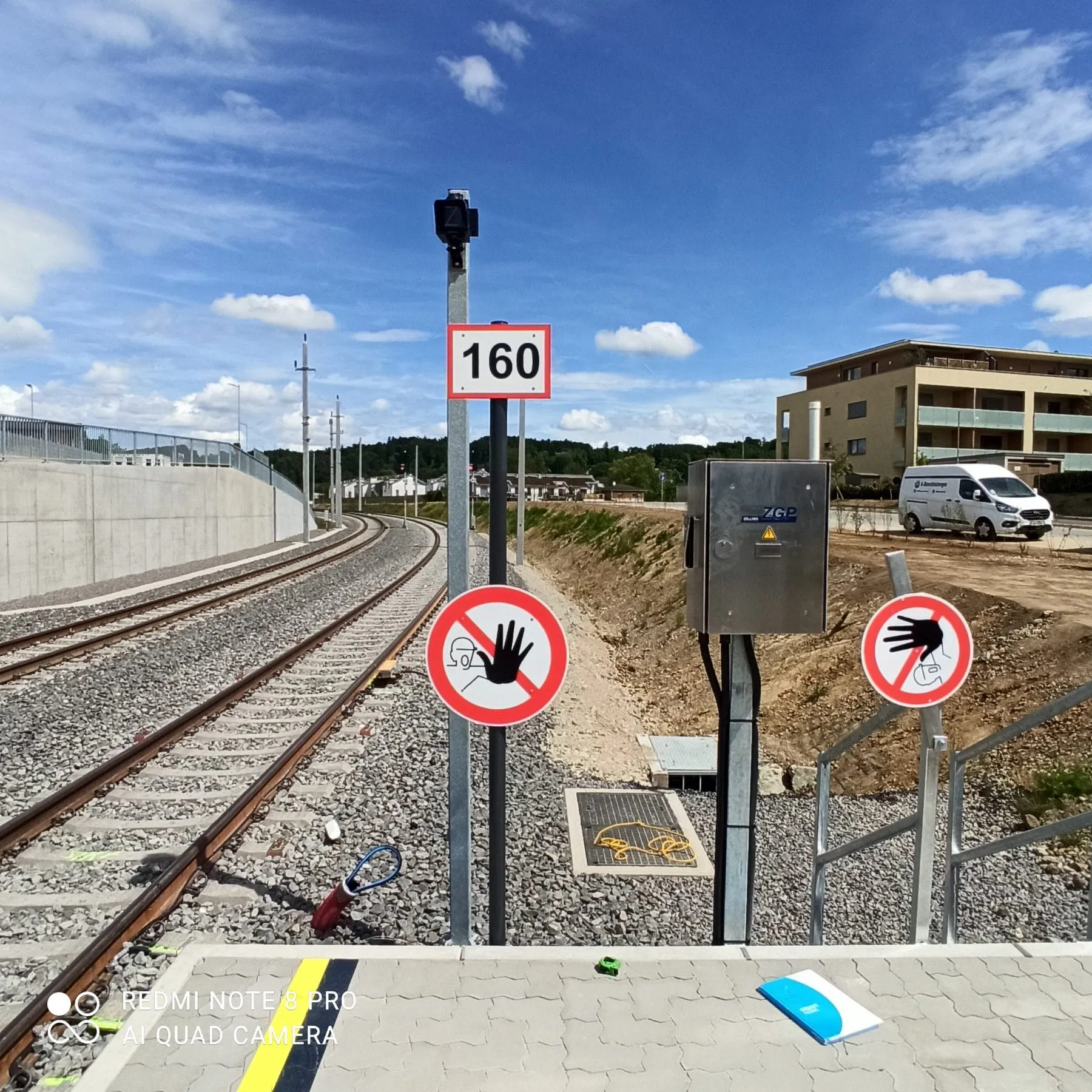 Streckenausrüstung an der Bahntrasse